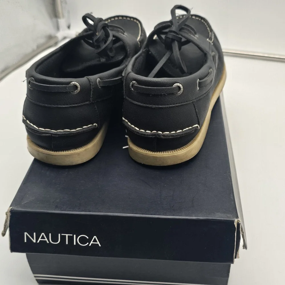 Nautica Boat Shoes Men Size 9.5 Navy Blue Tan Stitching Nueltin Comfort Lace Up